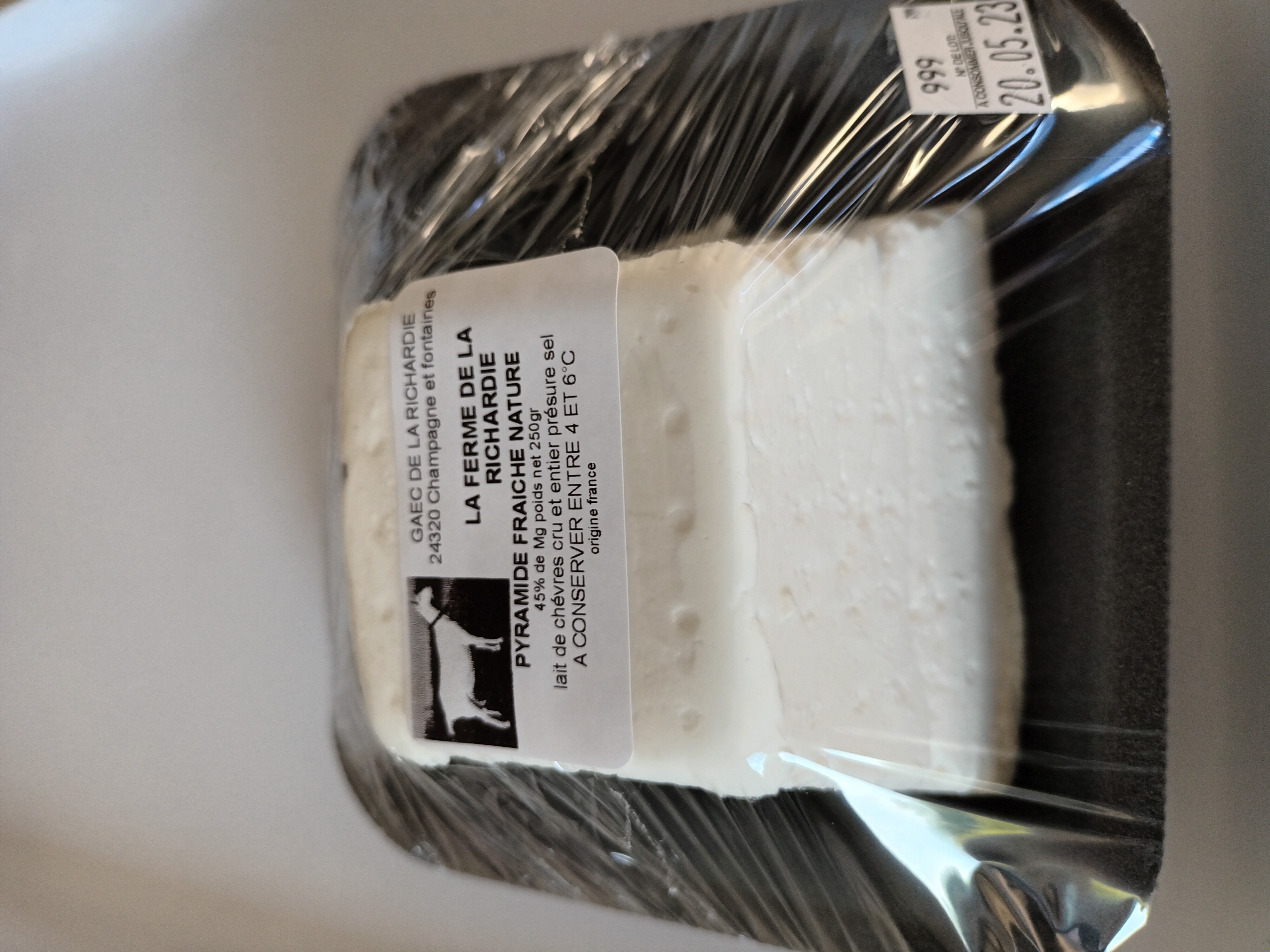 Pyramide fraîche 250g