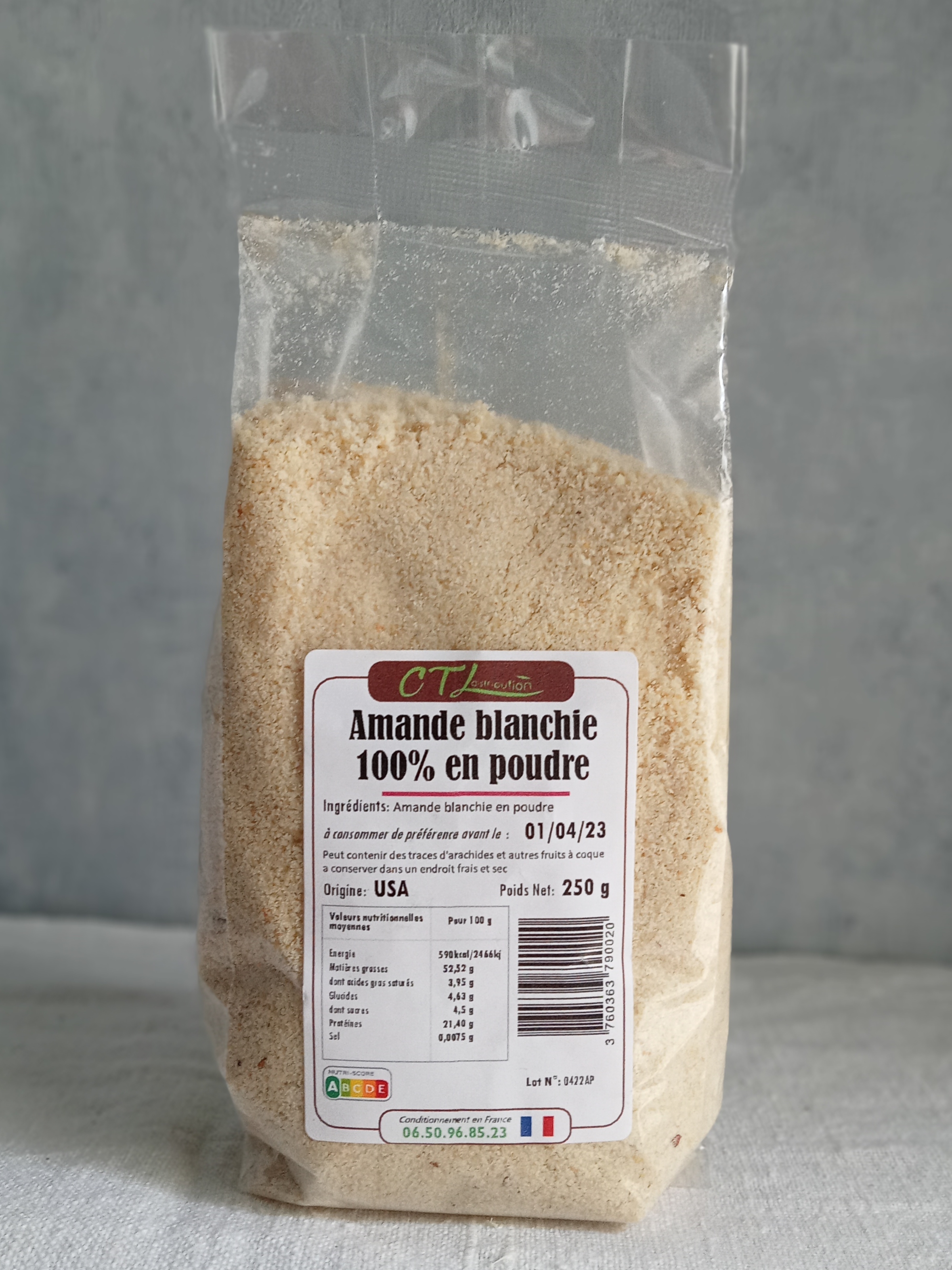 Amande blanchie en poudre 100% - 250G